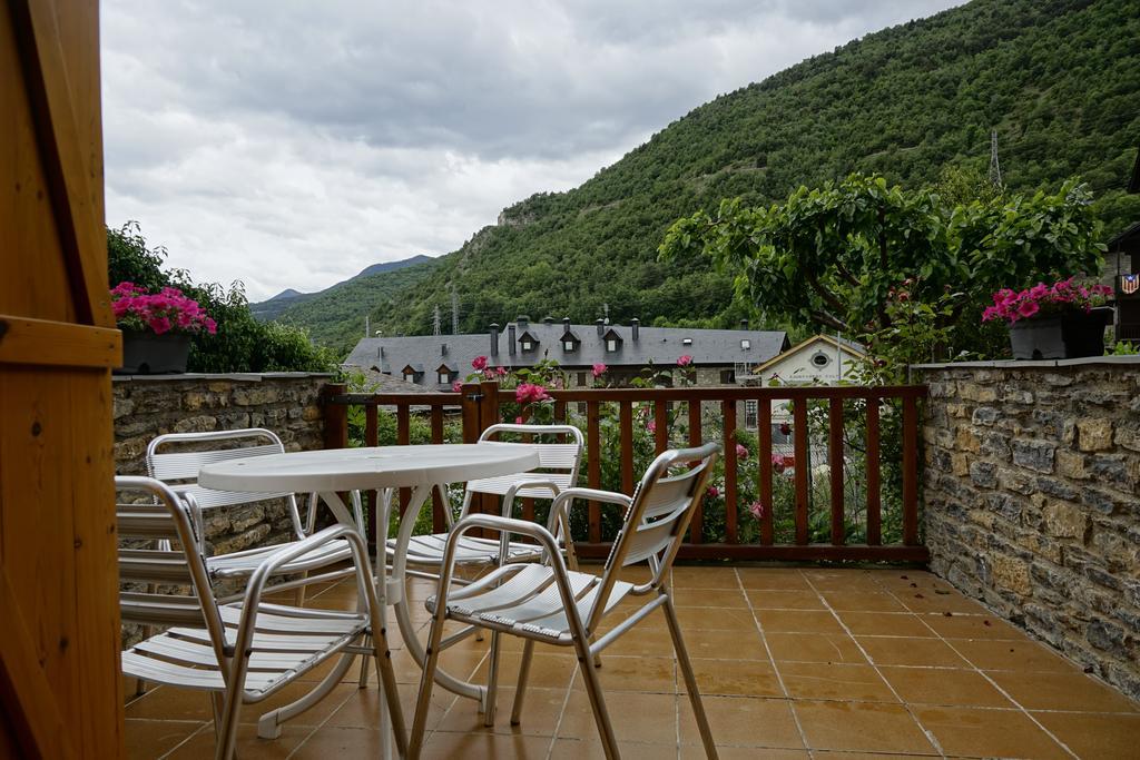 Apartaments El Ribal Valencia D'Aneu Luaran gambar