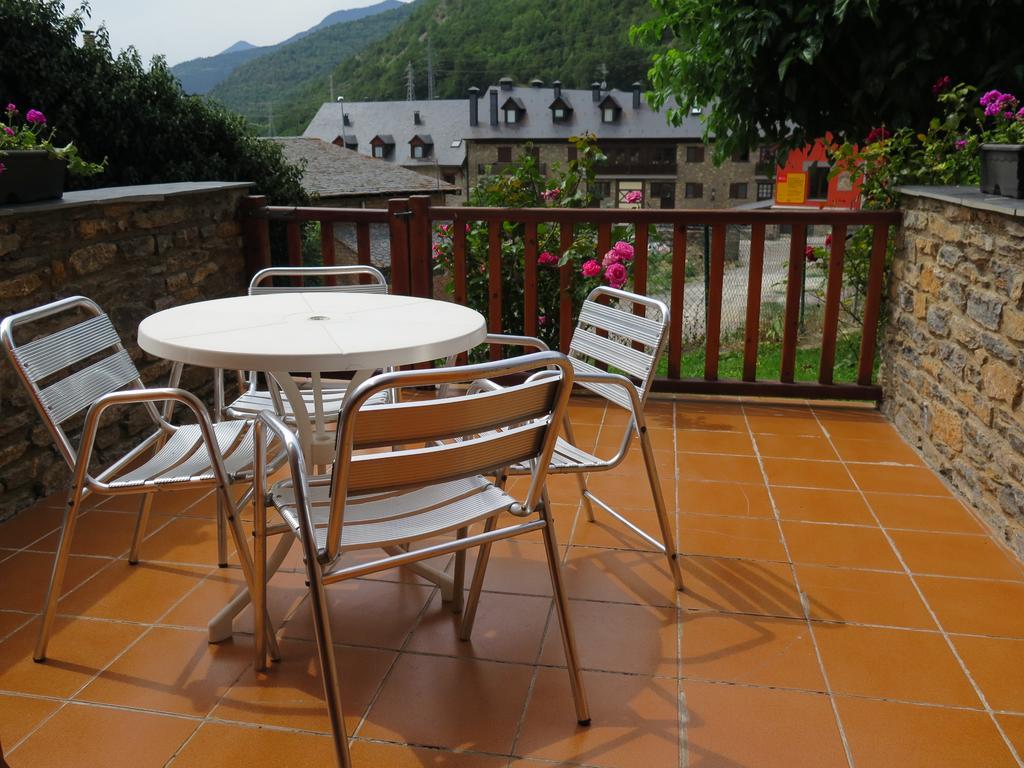 Apartaments El Ribal Valencia D'Aneu Luaran gambar