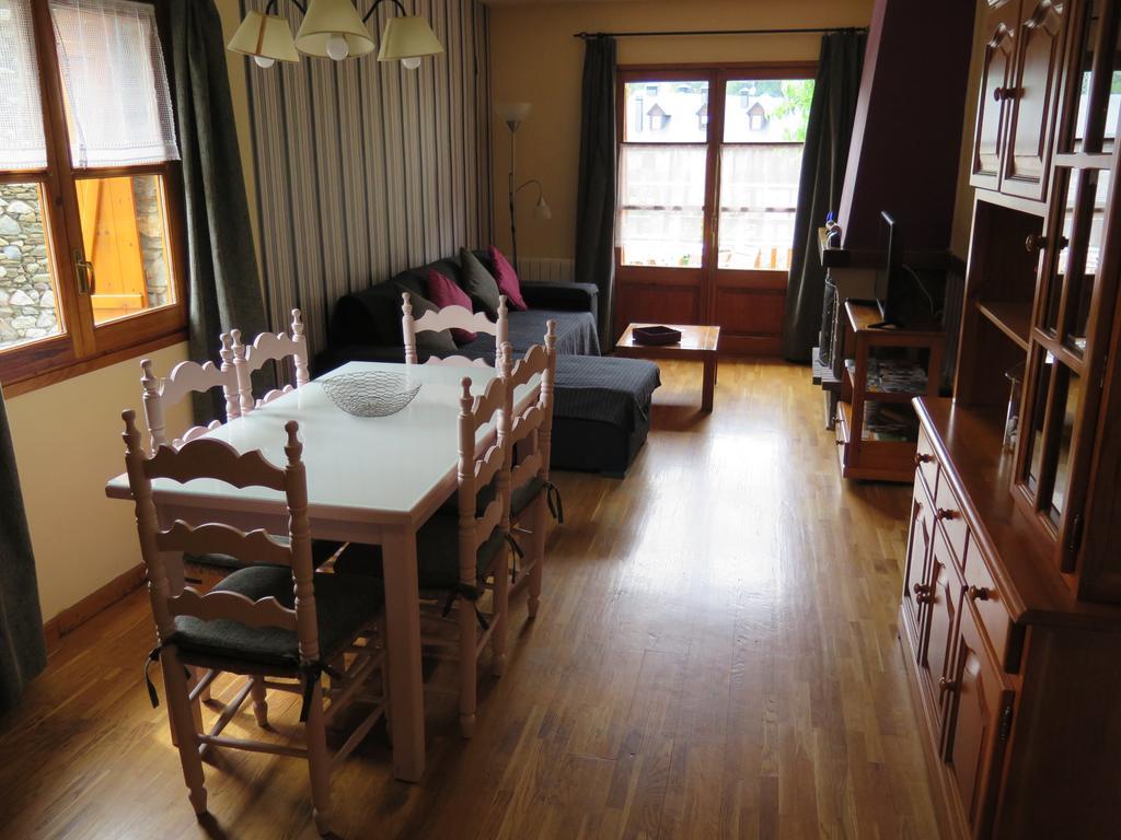 Apartaments El Ribal Valencia D'Aneu Luaran gambar